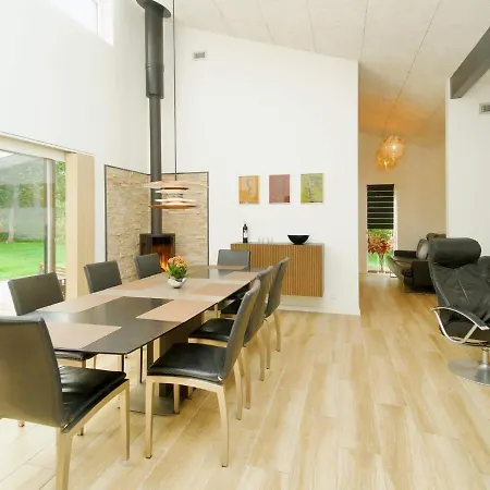 5 Star In Vig-by Traum